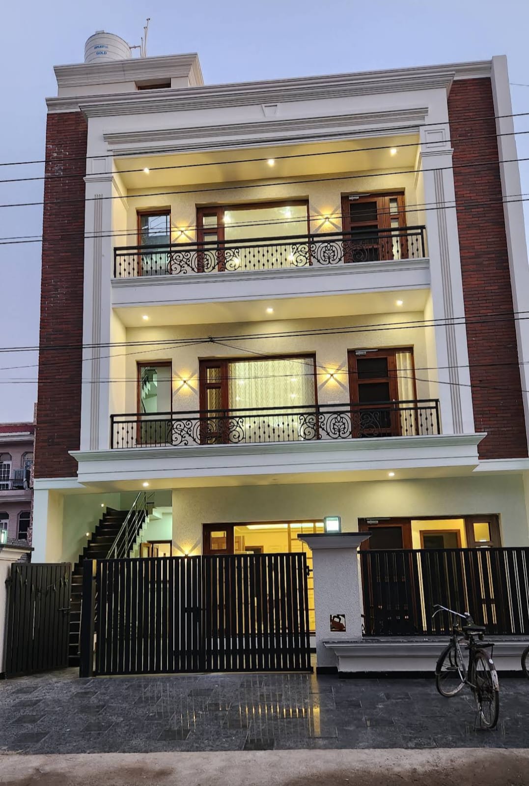 8 Marla 3 BHK Second Floor with Roof Rights for Sale in Phase 10 Mohali